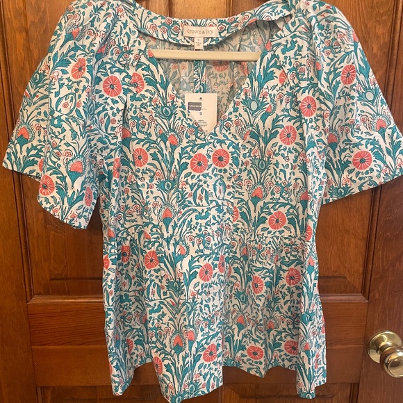 crown & ivy Tops - Cotton blouse